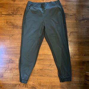 Athleta textured Brooklyn jogger - size 12